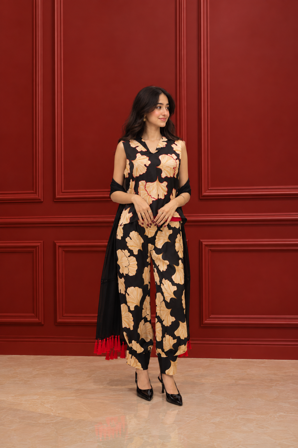 Elegant 3-Piece Printed Silk Suit – Short Silk Printed Shirt with Matching Silk Trouser & Chiffon Dupatta